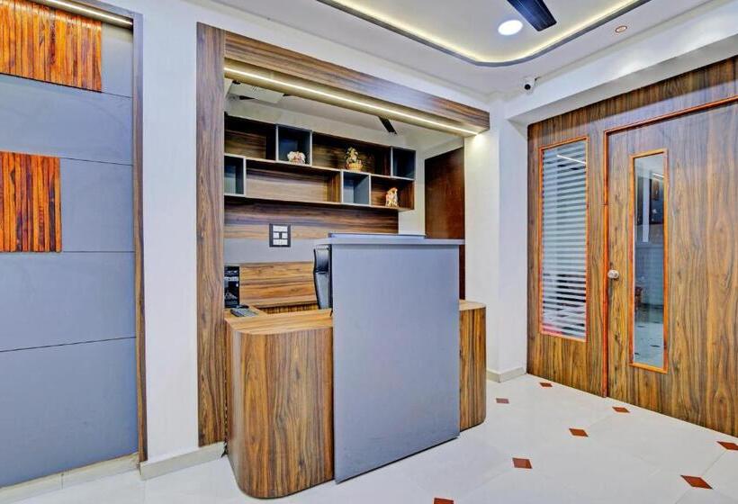 酒店 Collection O 81614 Rudrajyot