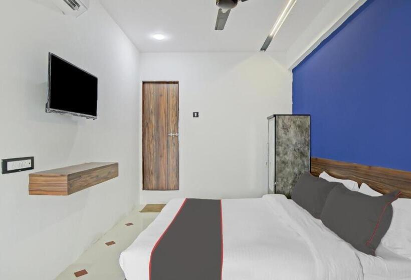 酒店 Collection O 81614 Rudrajyot