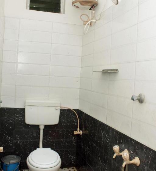 ホテル Selvamurugan Residency