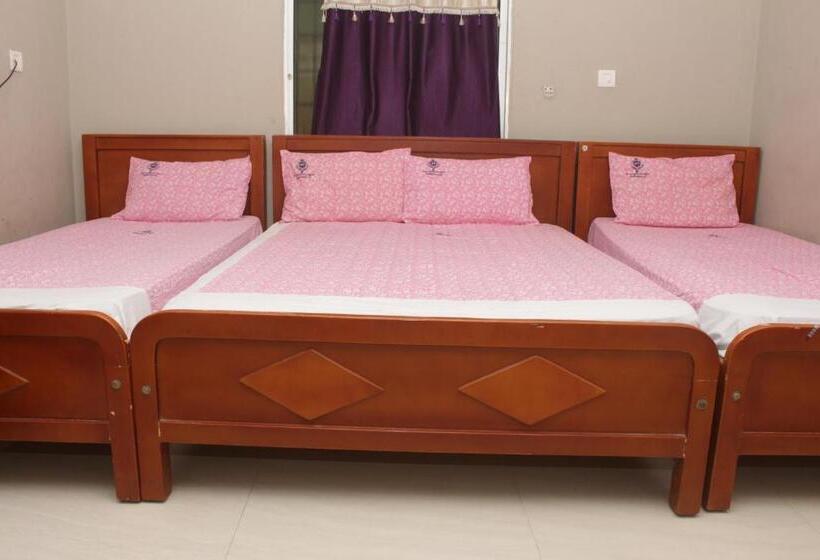 ホテル Selvamurugan Residency