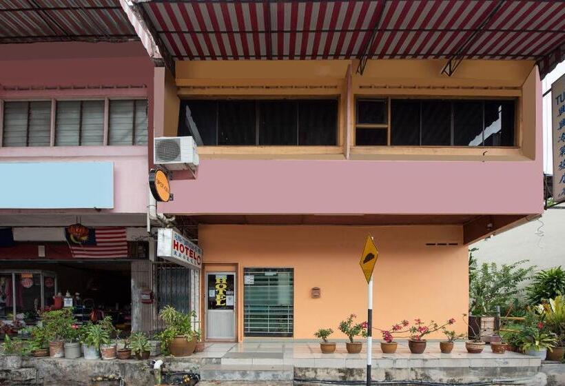 Hotel Spot On 90305 Hen Hen