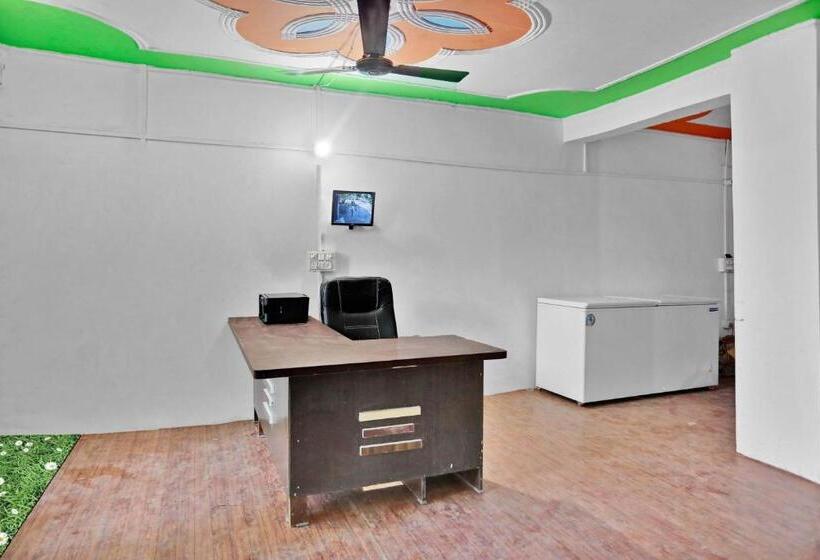 בית מלון כפרי Spot On Shashank Plaza