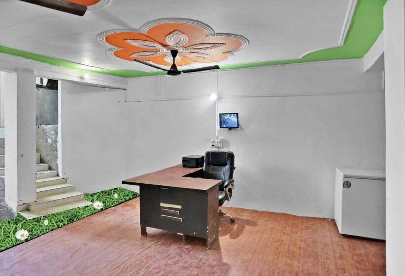 בית מלון כפרי Spot On Shashank Plaza