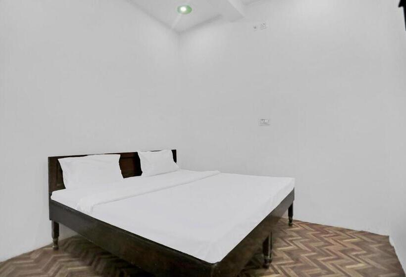 בית מלון כפרי Spot On Shashank Plaza