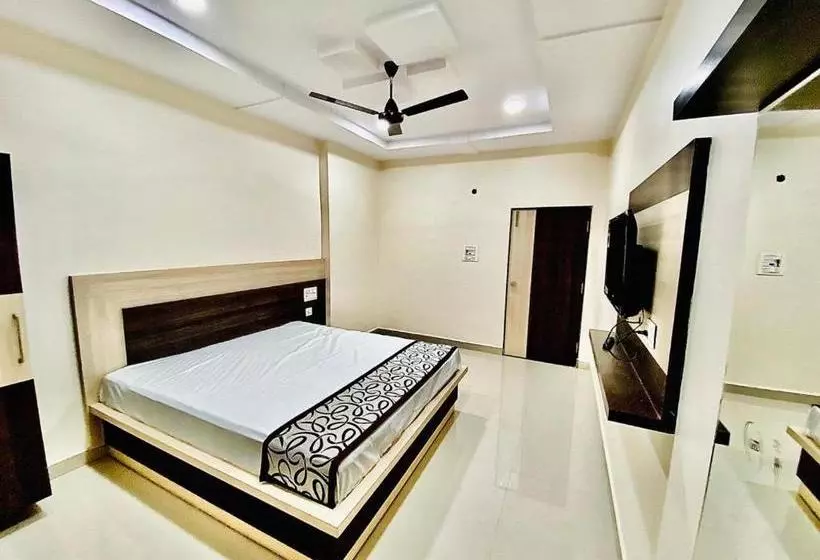 Hotelli Sri Bhavya Residency