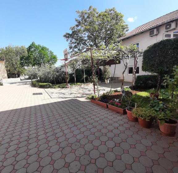 پانسیون Anđela