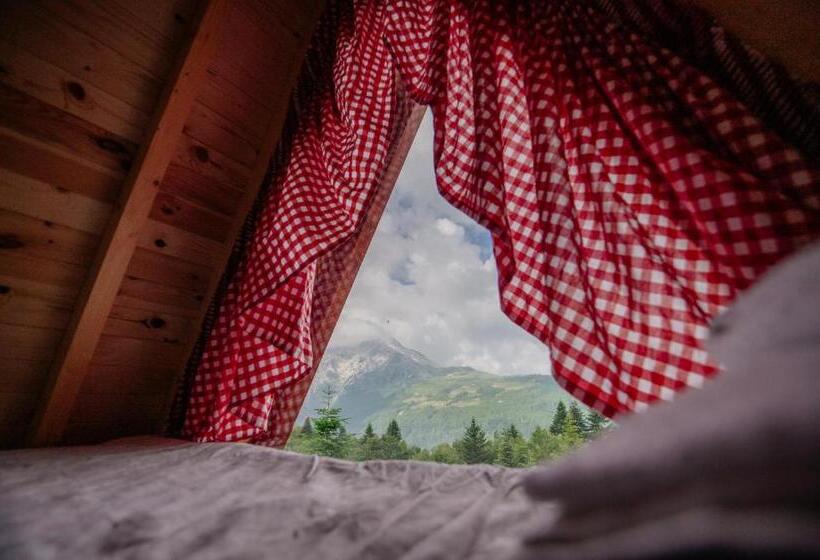 پانسیون Komovi Kobil Do Guesthouse