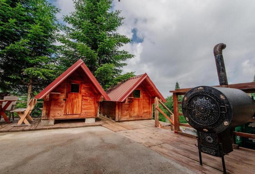 پانسیون Komovi Kobil Do Guesthouse