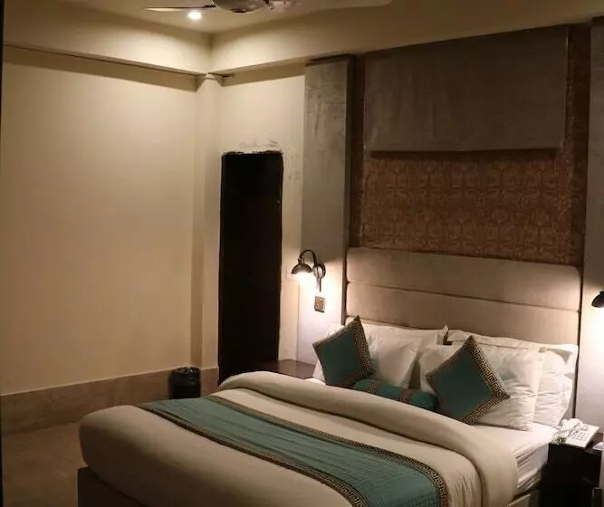 Shelton Hotel Lahore