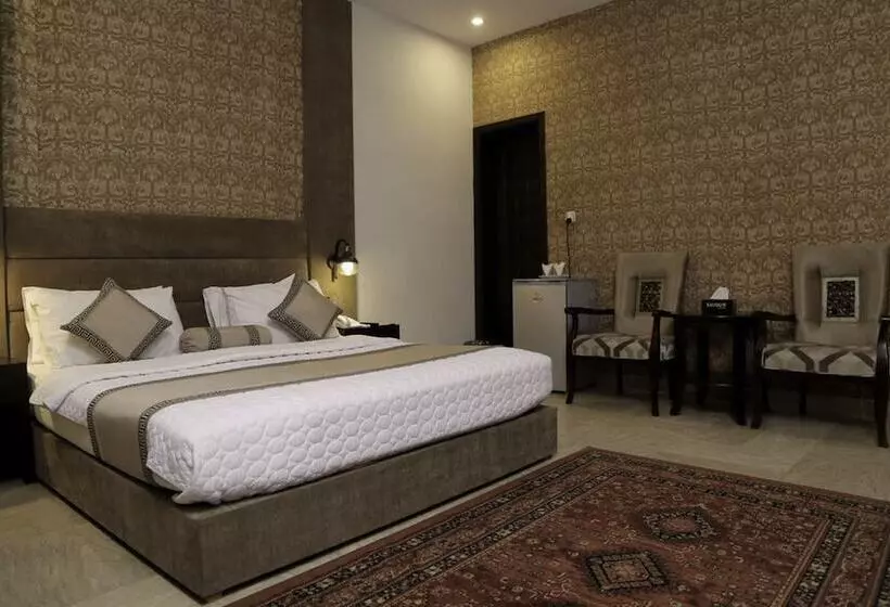 Shelton Hotel Lahore