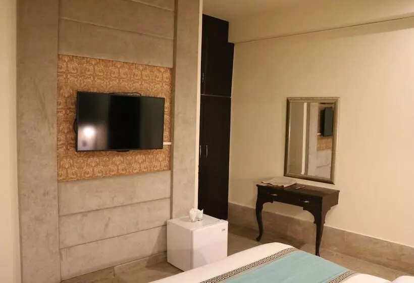 Shelton Hotel Lahore