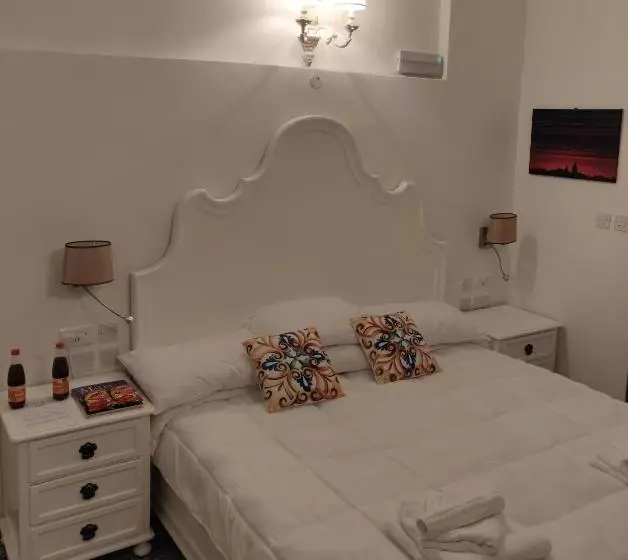 تختخواب و صبحانه Central 214 Boutique