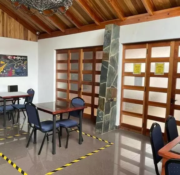 Aamiaismajoitus (B&B) Residencial Astorga