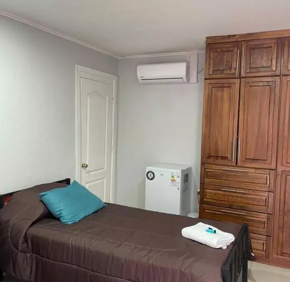 Aamiaismajoitus (B&B) Residencial Astorga