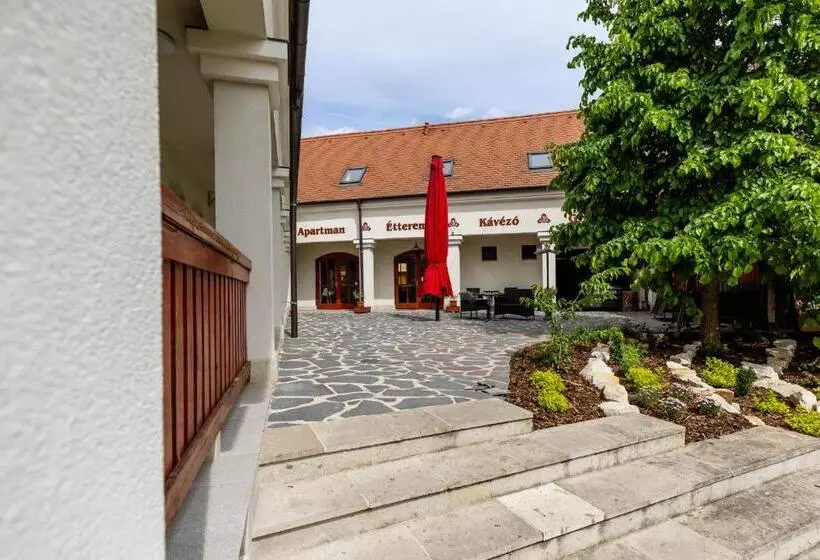 Aamiaismajoitus (B&B) Servita Udvarház Eger
