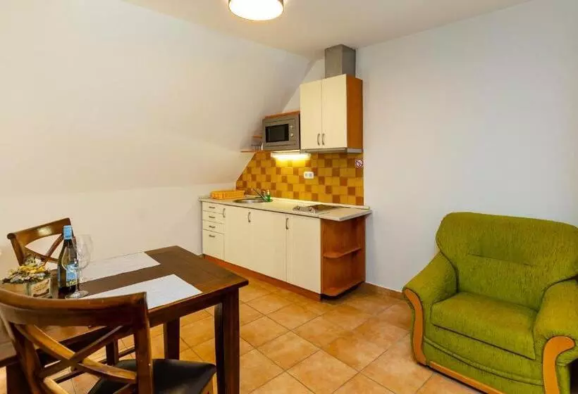 Aamiaismajoitus (B&B) Servita Udvarház Eger