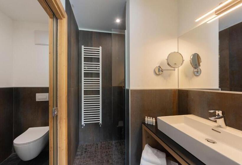 ホテル Active Alm