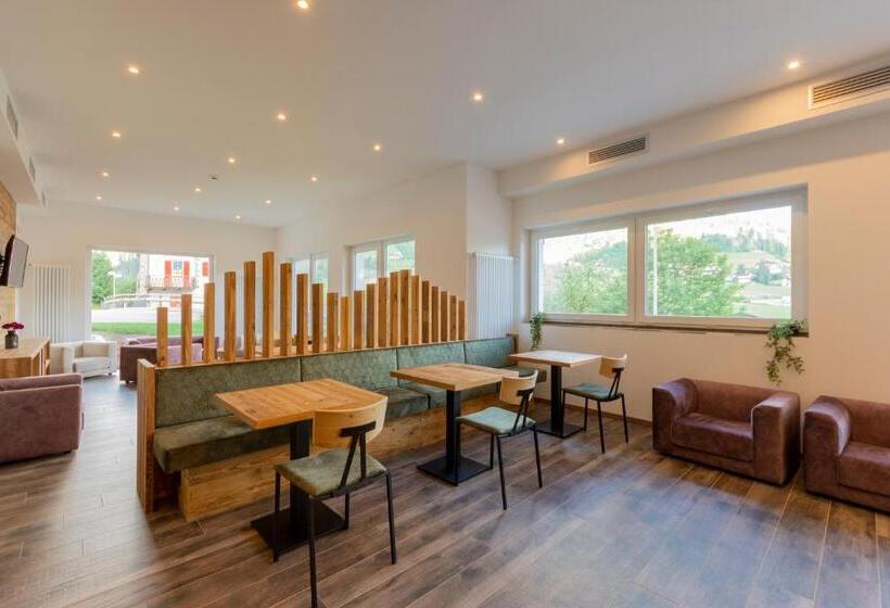 ホテル Active Alm