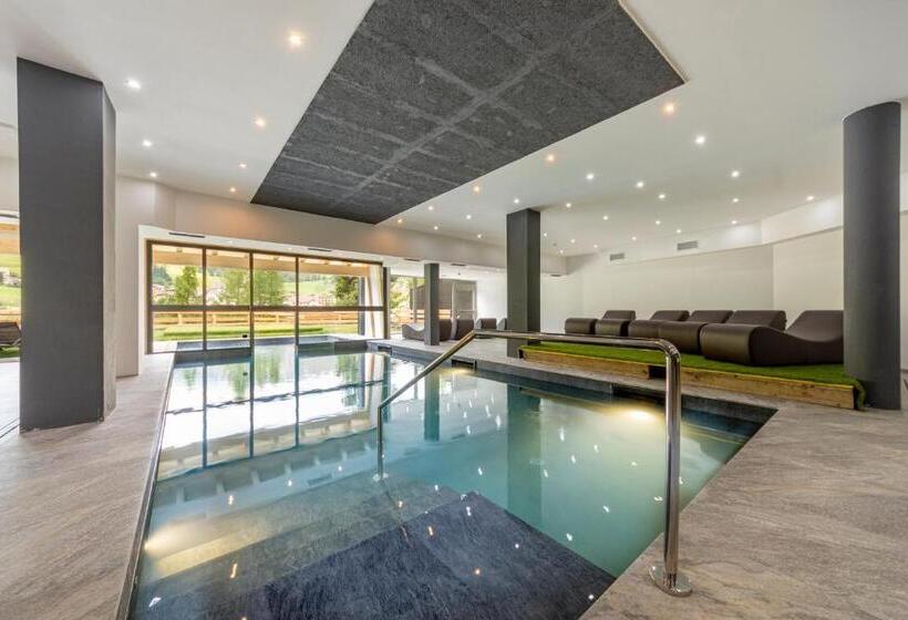 ホテル Active Alm