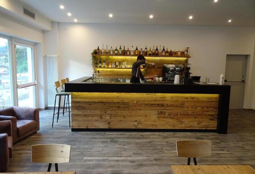 ホテル Active Alm