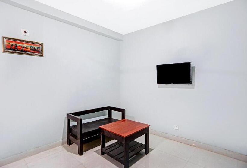 Hotelli Oyo 81244 Forty Three Mainvue