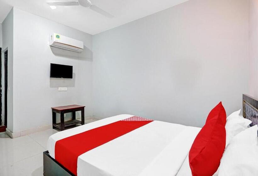 Hotelli Oyo 81244 Forty Three Mainvue