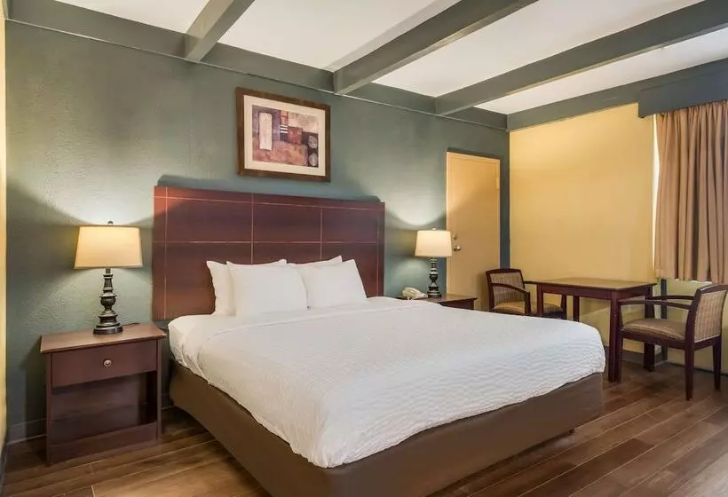 Hotelli Suburban Studios Buffalo Airport