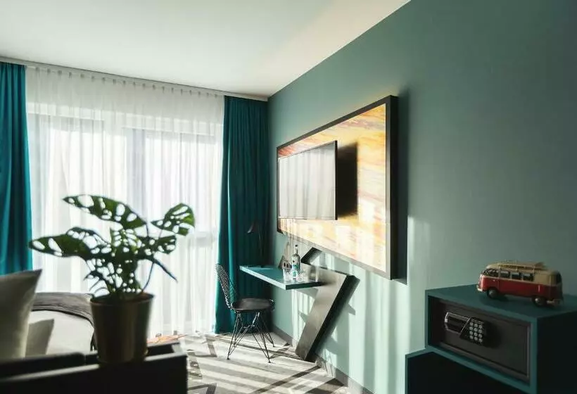 هتل Holiday Inn   The Niu, Flash Berlin Charlottenburg, An Ihg