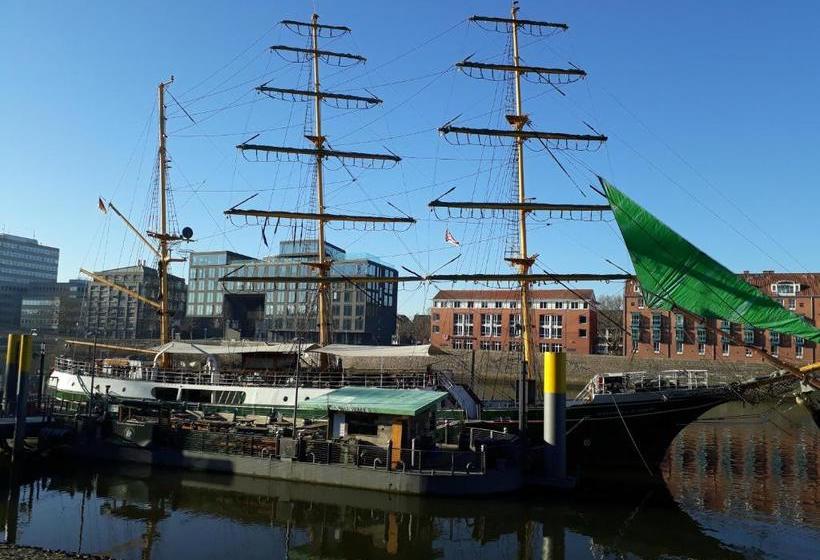 Hotel Alexander Von Humboldt   Das Schiff