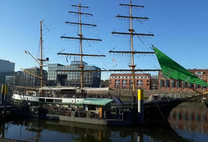 هتل Alexander Von Humboldt   Das Schiff