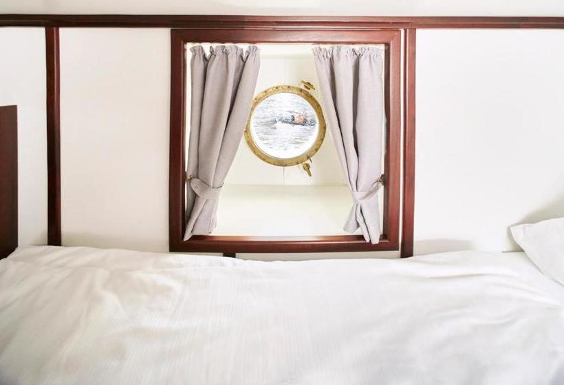 Hotel Alexander Von Humboldt   Das Schiff