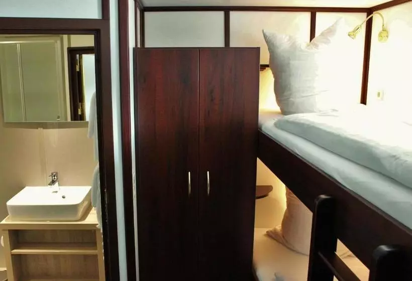 هتل Alexander Von Humboldt   Das Schiff