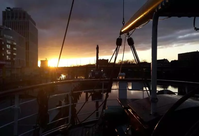 هتل Alexander Von Humboldt   Das Schiff