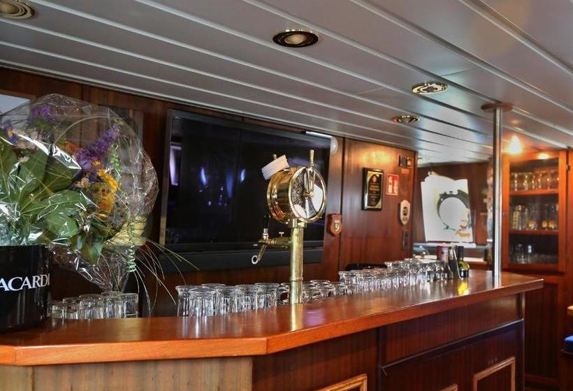 Hotel Alexander Von Humboldt   Das Schiff