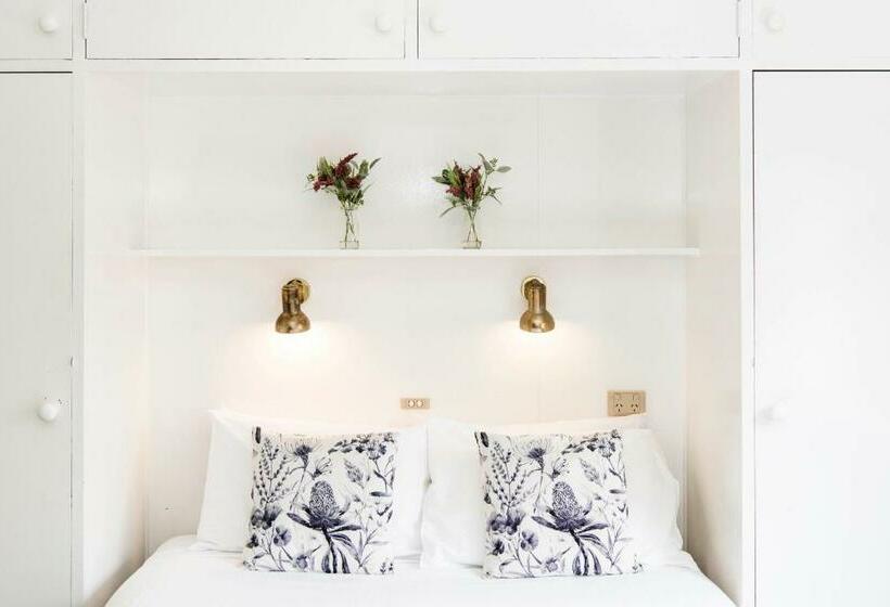 Отель The Paragon