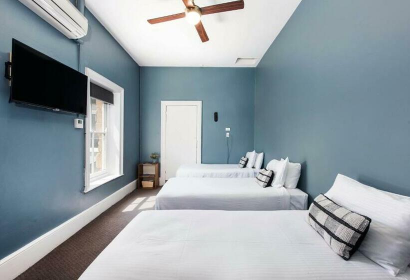 Отель The Paragon