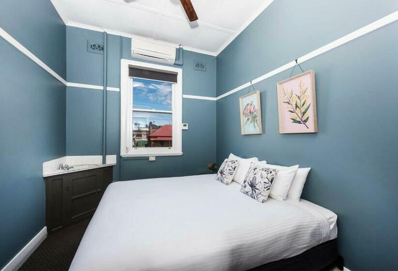 Отель The Paragon