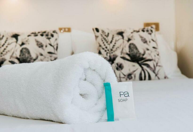 Отель The Paragon