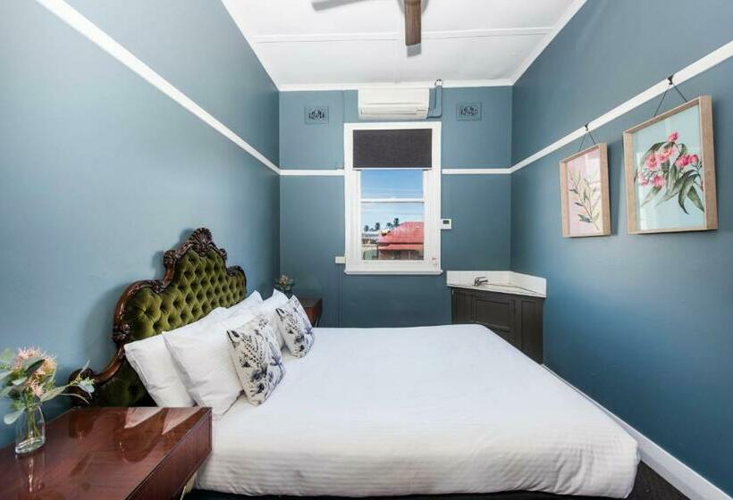 Отель The Paragon