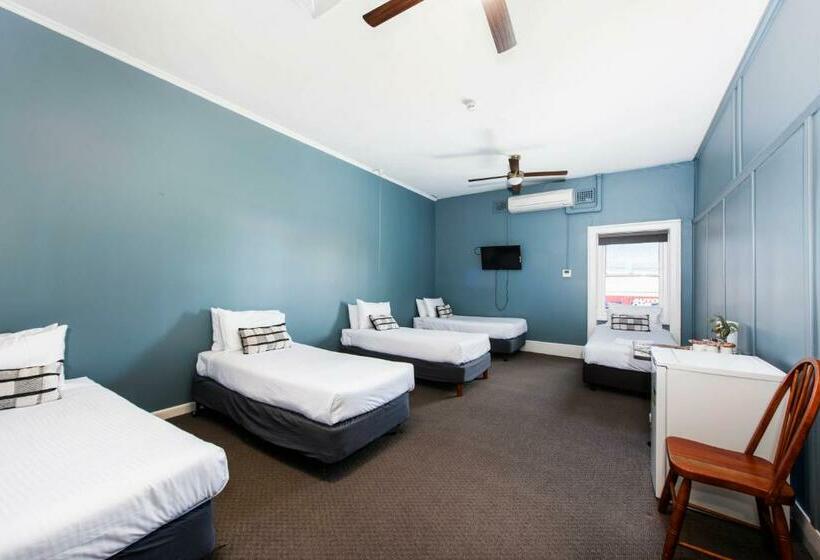 Отель The Paragon