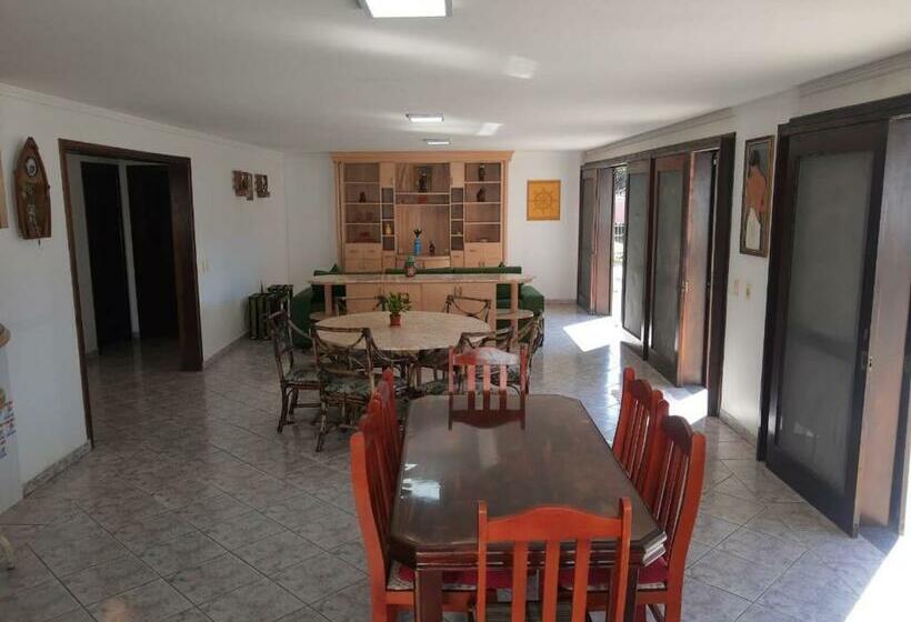 بنسيون Mansão Das Orquídeas