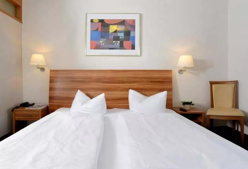 Отель Bayerisch Meran