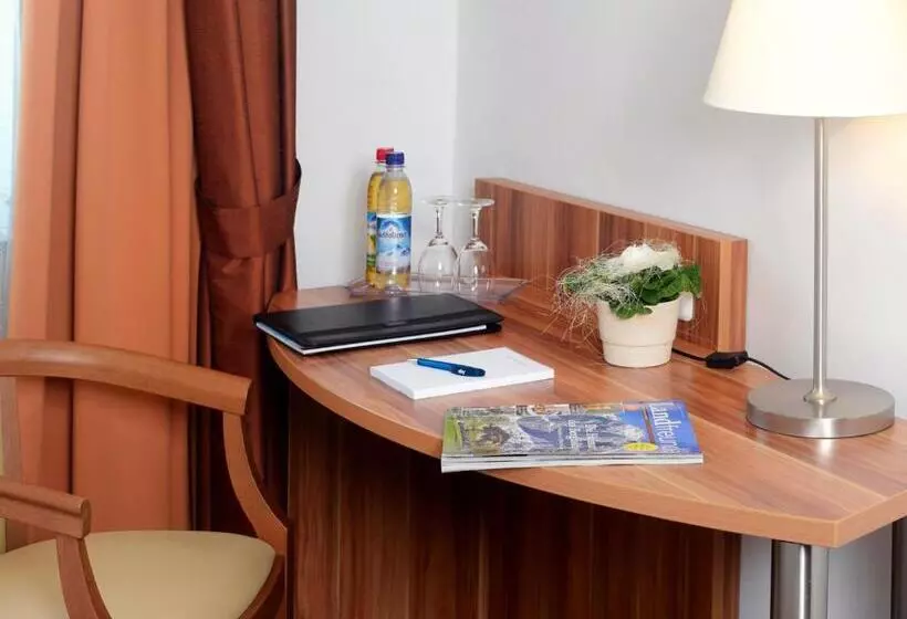 Отель Bayerisch Meran