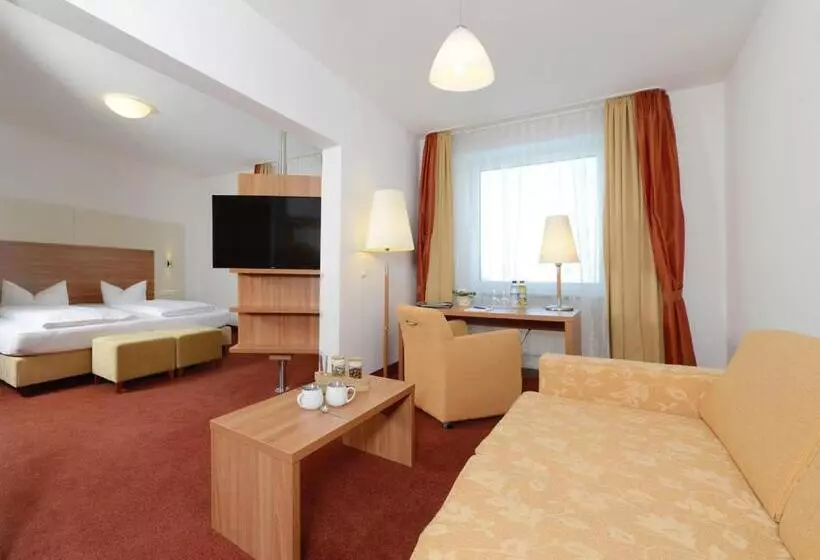 Отель Bayerisch Meran