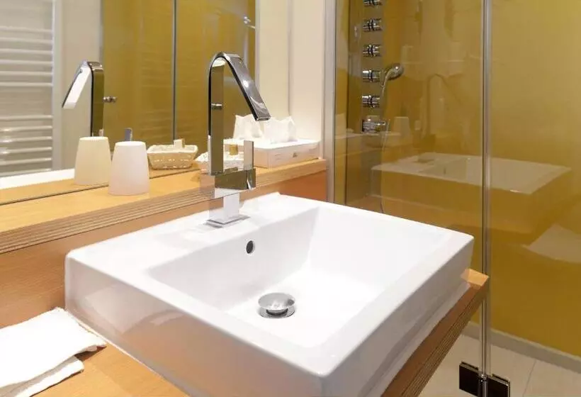 Отель Bayerisch Meran