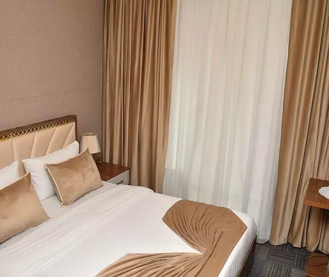 هتل Boulevard Rigs Boutique