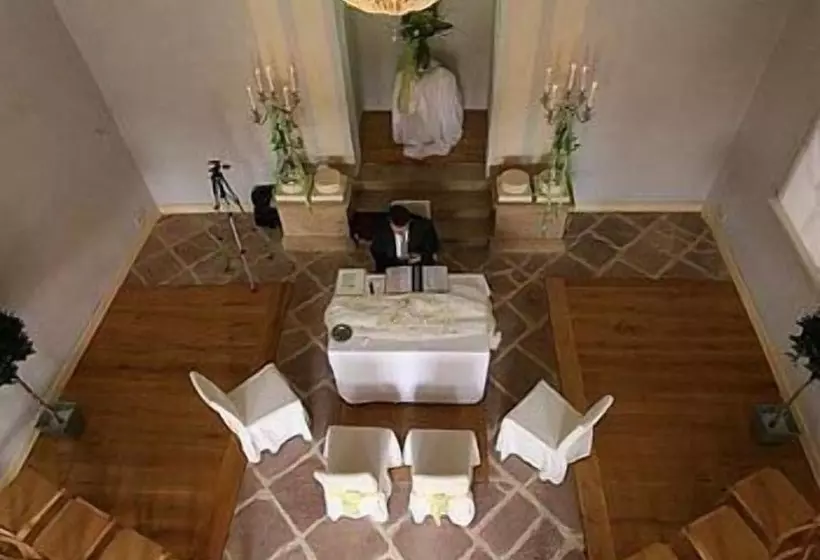 Отель Hôtel Schloss Romrod