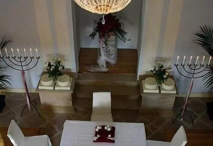 Отель Hôtel Schloss Romrod