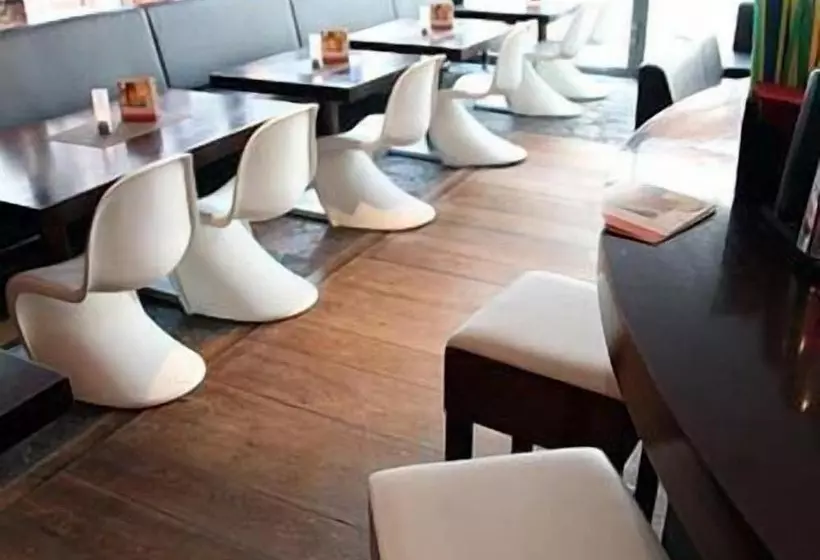 Отель Hôtel Schloss Romrod