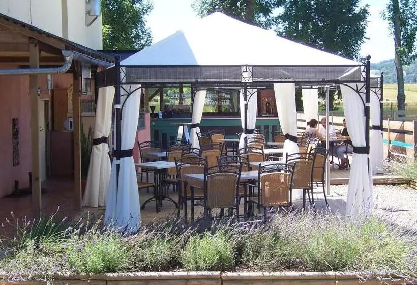 酒店 La Tour Du Loup